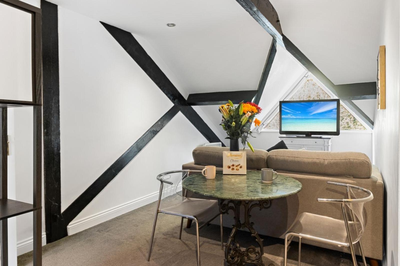 Apartment 3a The Courtyard - For Business, Leisure Or Relocation